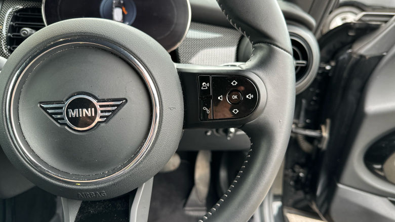 MINI Hatchback 1.5 Cooper Exclusive 3dr Auto Petrol Hatchback